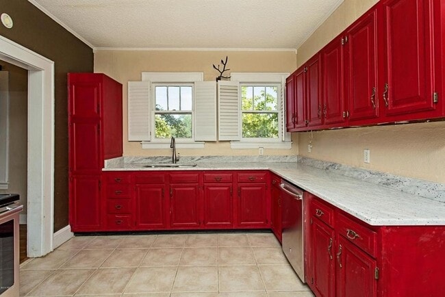 Photo - Avondale Beauty on the market! Apartment