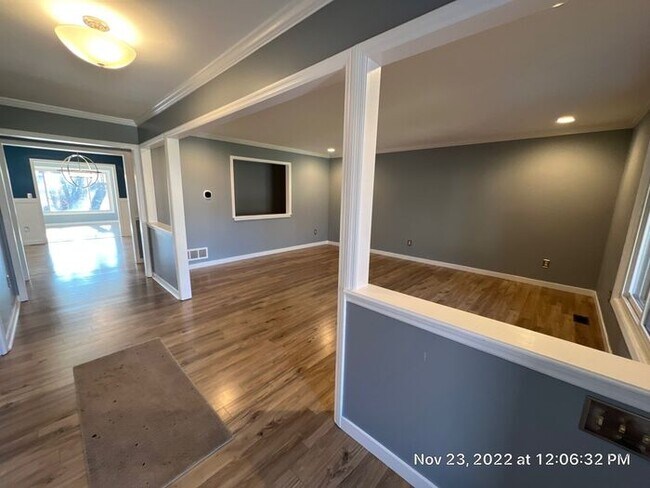 Building Photo - Executive Home in Westerville