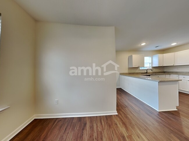 Foto del edificio - 200 Kingscreek Dr