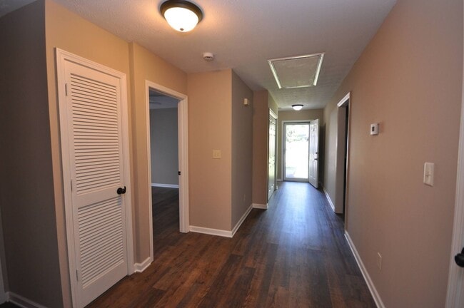 Building Photo - 3320-3322 River Oaks Blvd