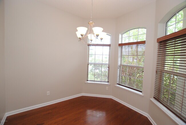 Building Photo - 428 S Hidden Tree Dr