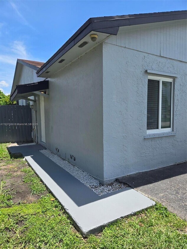 Foto principal - 12328 SW 259th St