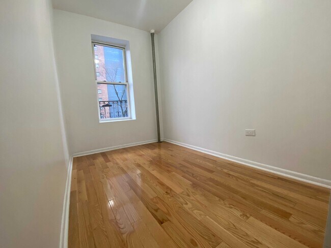 Building Photo - 501 W 133rd St