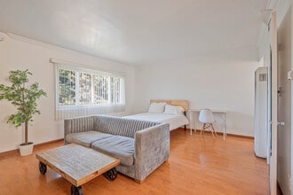 Building Photo - 5837 W 88th St