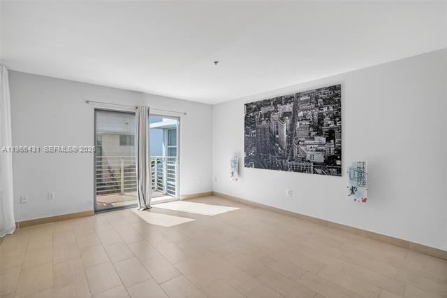 Foto del edificio - 7744 Collins Ave