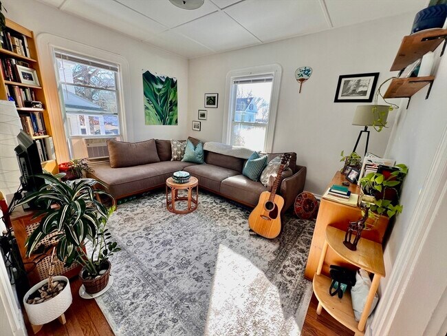 Foto del edificio - 14 Fairview Ave