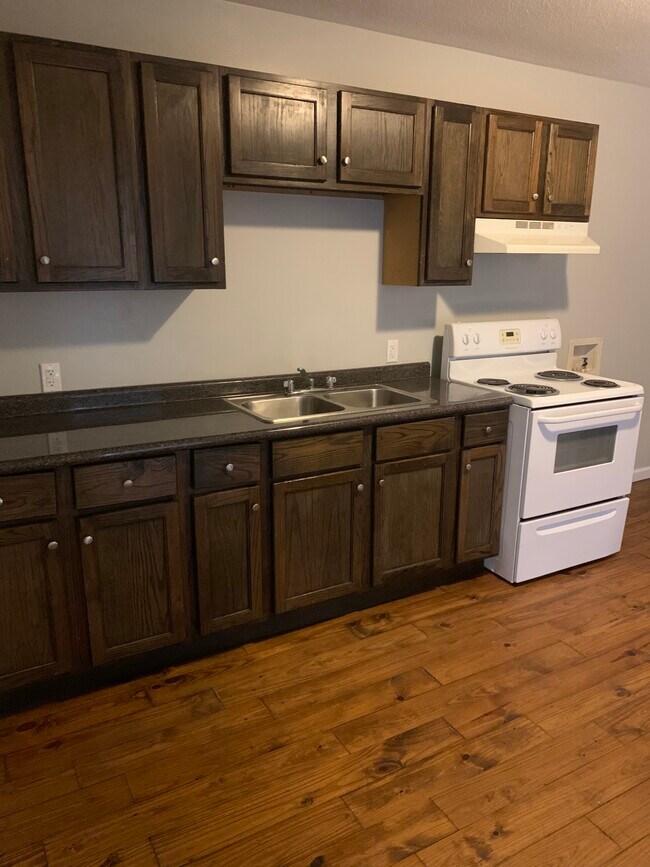 202 W Adams St Unit 202, Enterprise, AL 36330 202 W Adams St