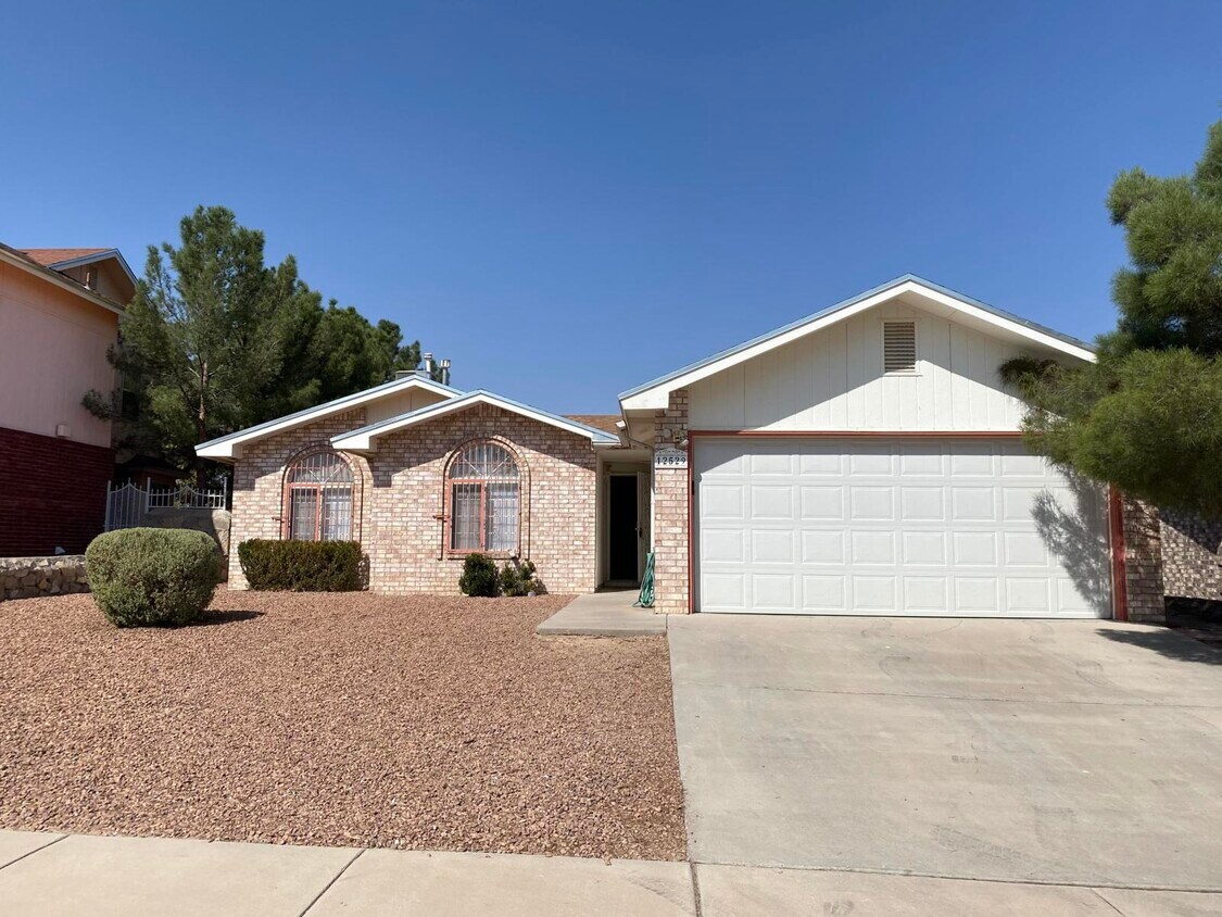 Primary Photo - 12529 Angie Bombach Ave