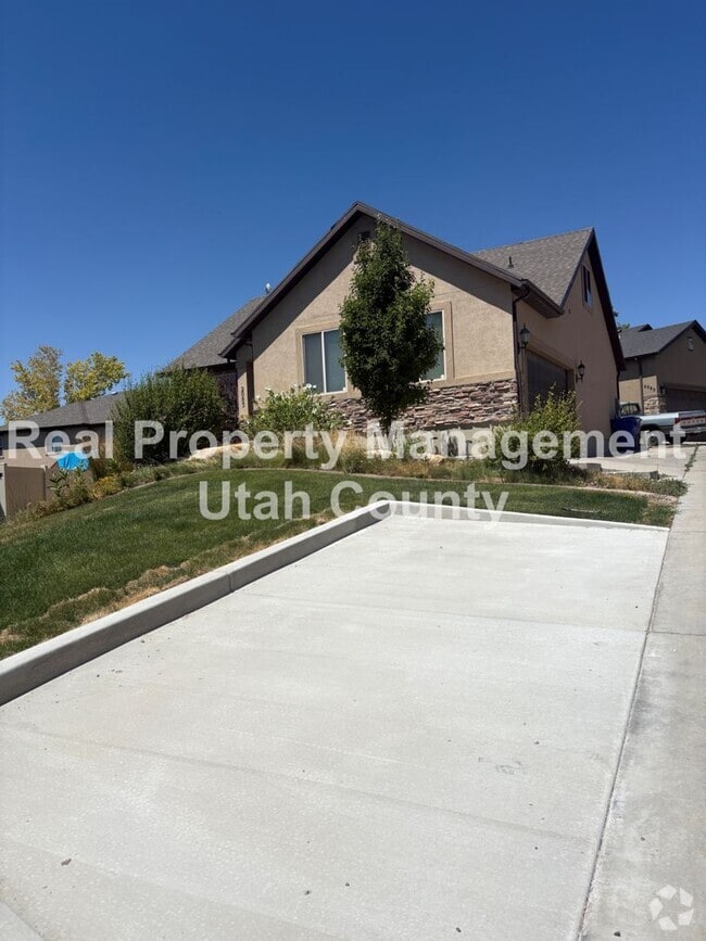 Building Photo - 2083 N Raspberry Dr