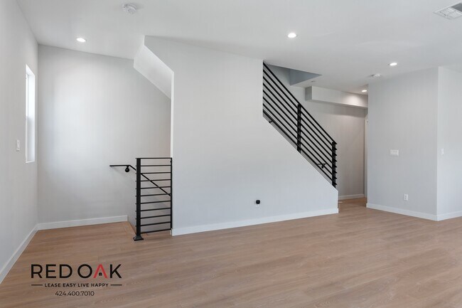 Building Photo - 4500 Esmeralda St