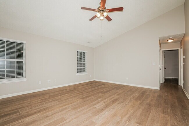 Foto del edificio - 6404 Amarillo Way