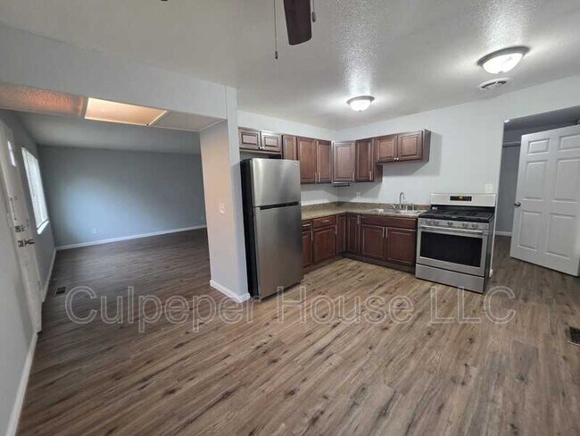Foto del edificio - 3414 Forest Grove Dr