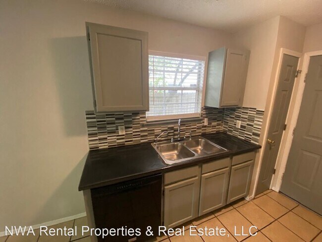 Foto del edificio - 3 br, 2 bath House - 3194 Parkway Dr