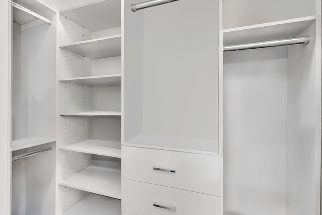 Building Photo - 37335 Duckling Ter