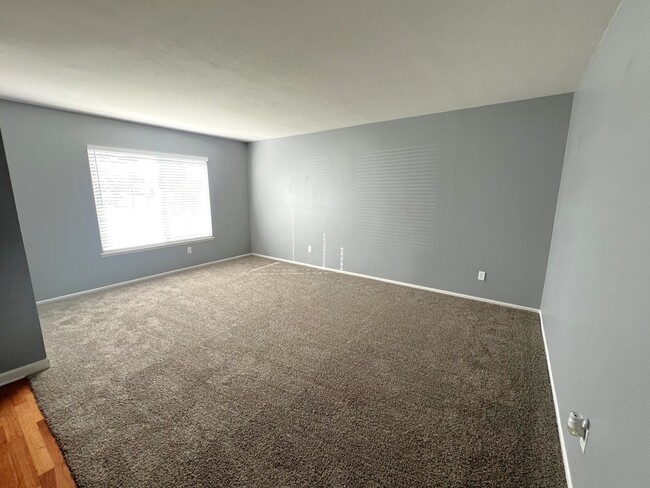 Building Photo - 2887 Cimarron Rd