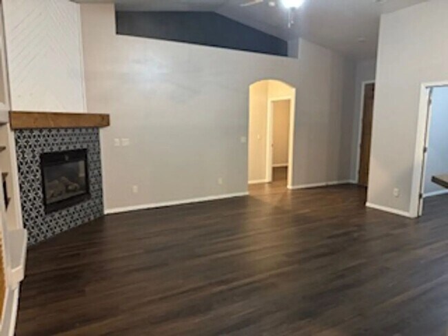 Foto del edificio - 5882 N Gallery Ln