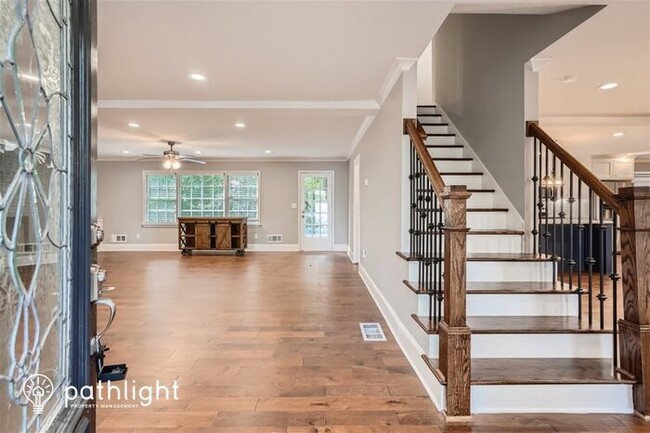 Building Photo - 865 Glen Ridge Dr SW, Lilburn, GA, 30047