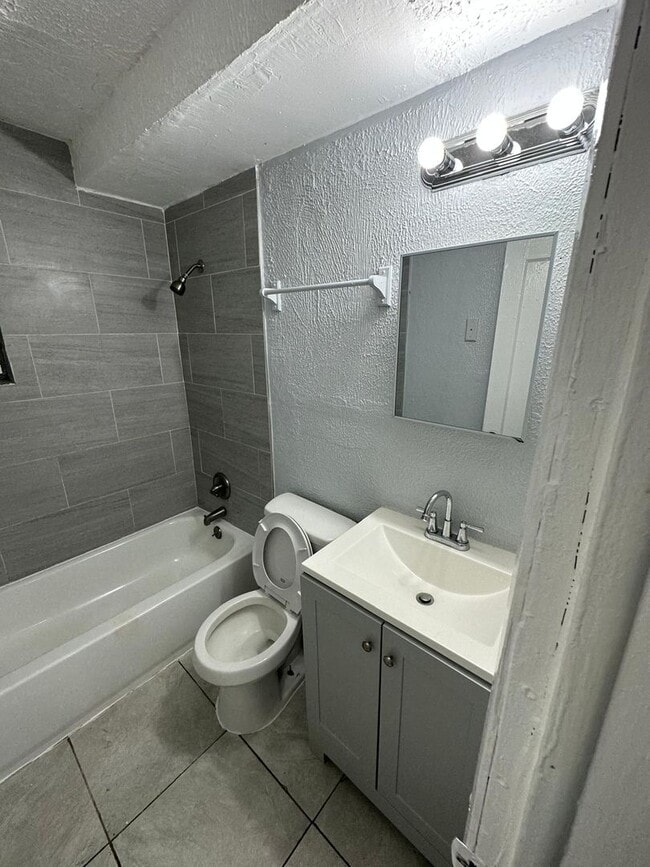 Building Photo - 1364 Harrison St