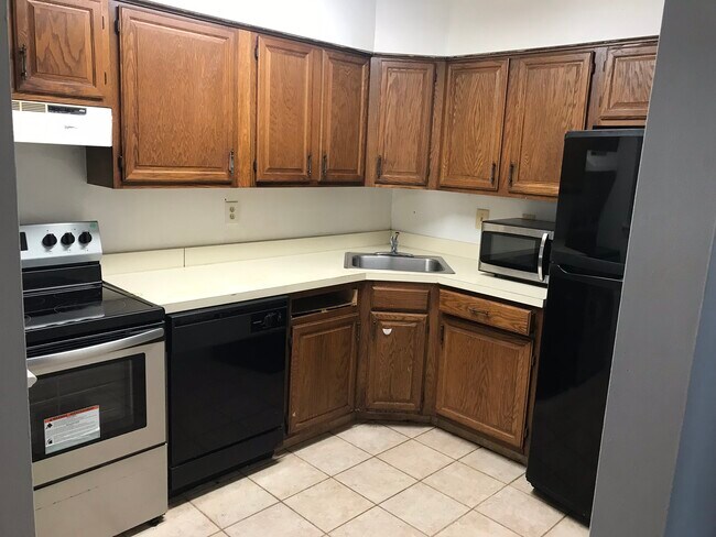 Building Photo - 8803 Tamarron Dr