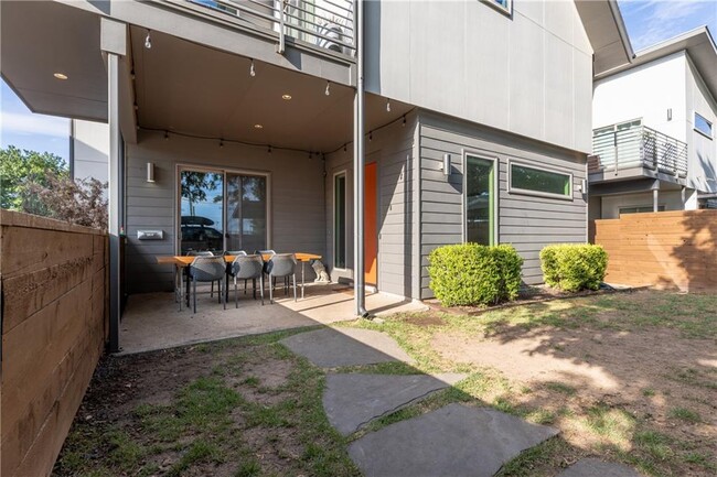 Building Photo - 500 W 51st St
