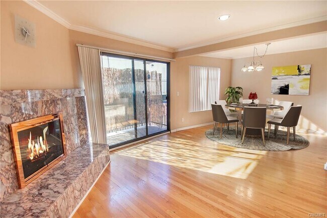 Foto del edificio - 12930 Valleyheart Dr