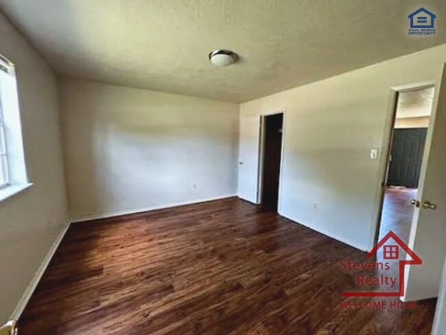 Foto del edificio - 1502 NW Kingsbury Ave