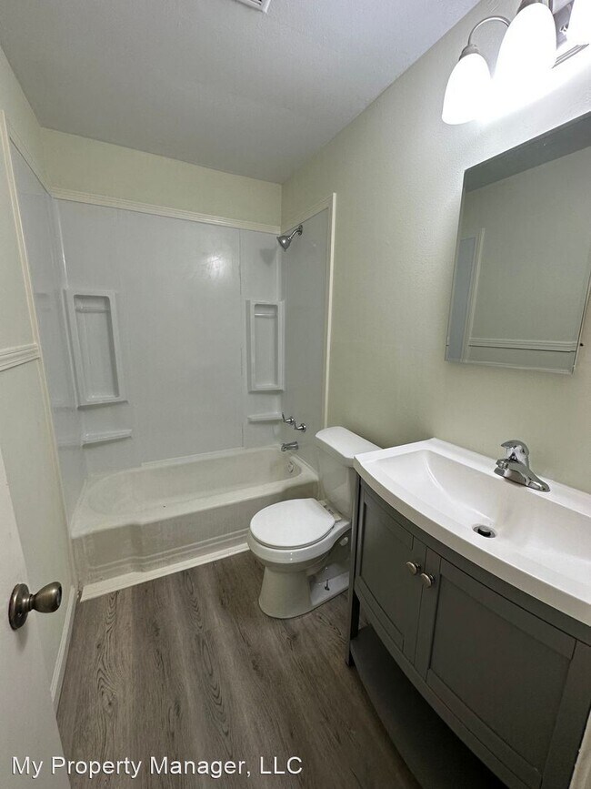 Building Photo - 3 br, 1 bath House - 1345 Louis Street