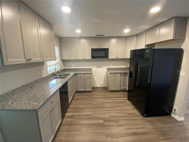Foto del edificio - 7601 Atherton Ave