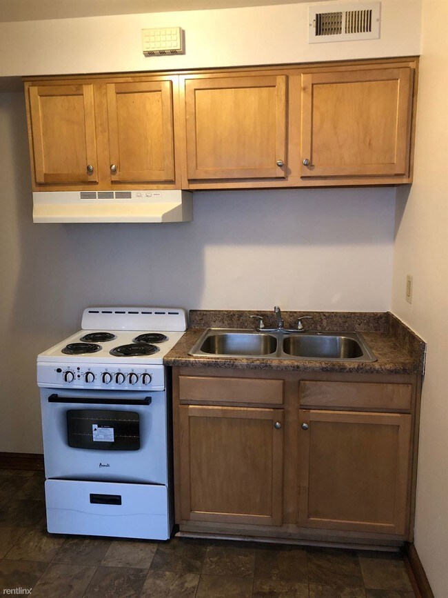 2278 Torrey Hill Dr, Toledo, OH 43606 Room for Rent in Toledo, OH