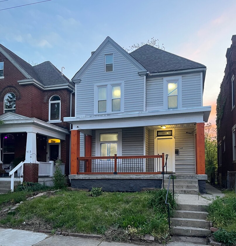 Primary Photo - 969 Wilson Ave