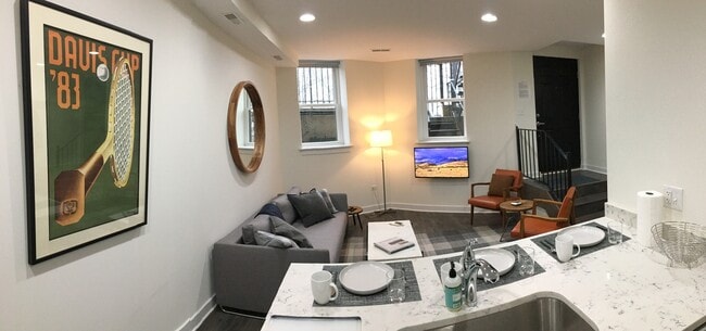 Building Photo - 1760 N Clark St