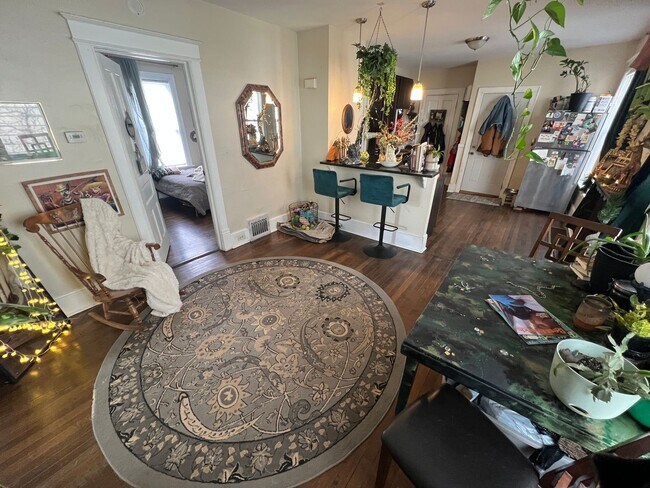 Foto del edificio - 506 E Locust St