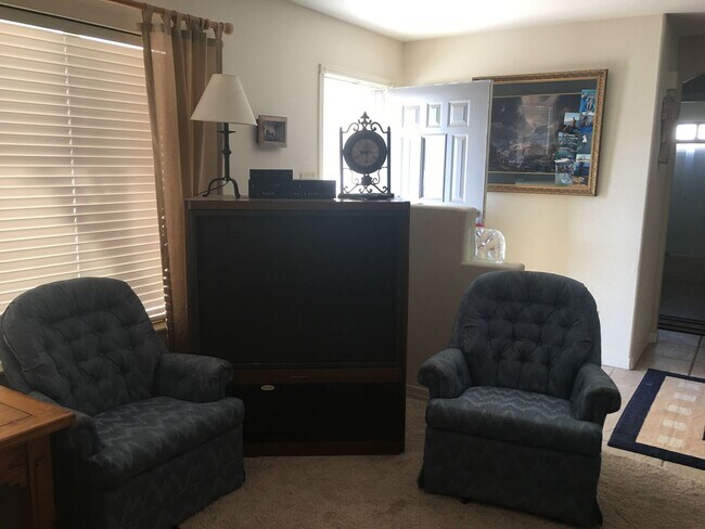 Foto del edificio - Furnished Winter 4 month minimum