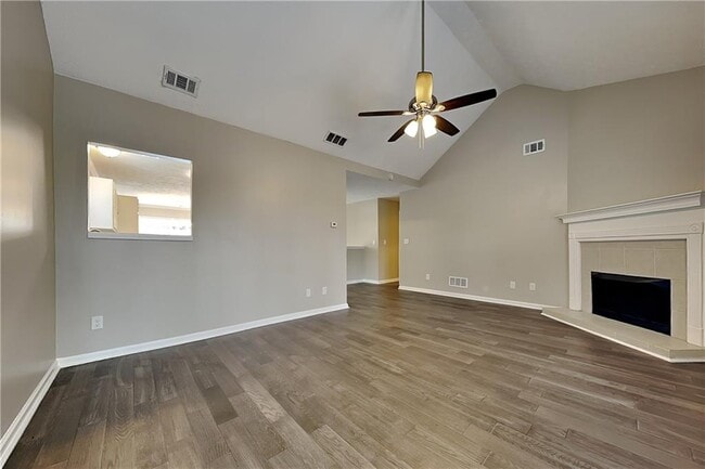 Foto del edificio - 405 Aristocrat Dr SW