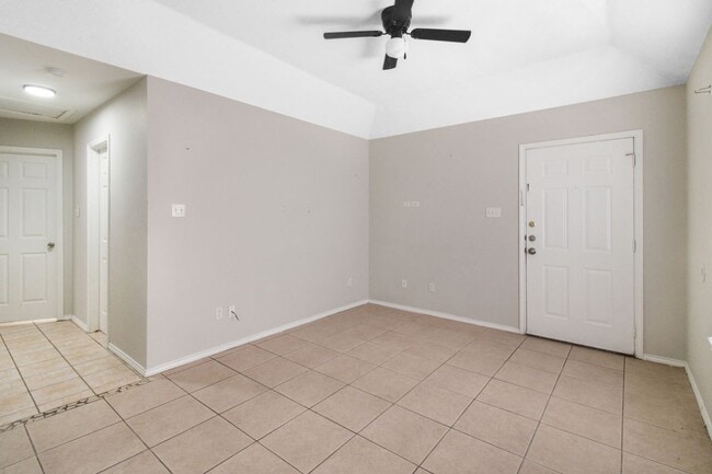 Building Photo - 413 Date Palm Ave