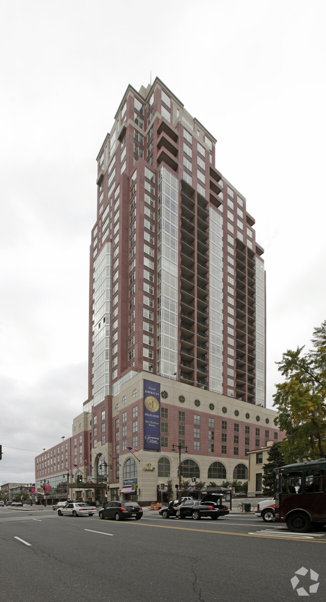 Building Photo - Symphony House Condominiums