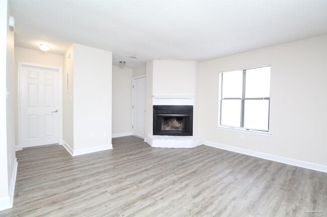 Building Photo - 6354 W Fairfield Dr