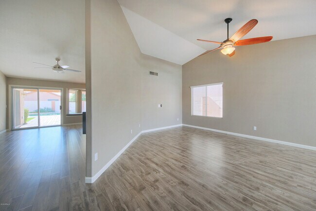 Foto del edificio - 8517 W Caribbean Ln