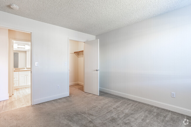 1BR, 1BA - 600SF - Trinity Way Apartments