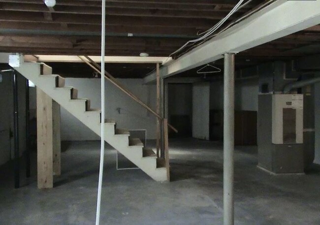 Foto del edificio - 1292 S James Rd