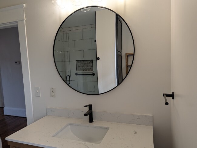 Foto del edificio - 2226 Windsor Ave SW