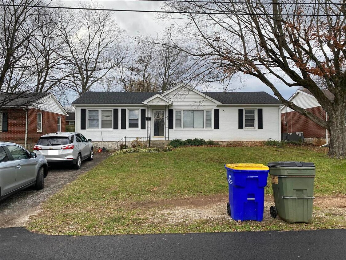Foto principal - 1021 Roselawn Way