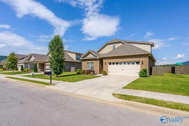 Building Photo - 3031 Greenway Cir SE