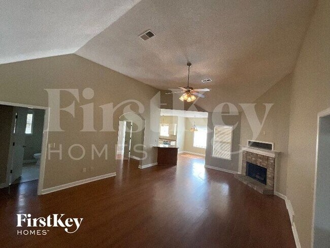 Foto del edificio - 1628 Needle Oak Dr