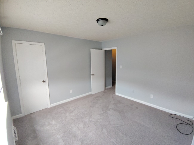 Building Photo - 25 Fonda Dr