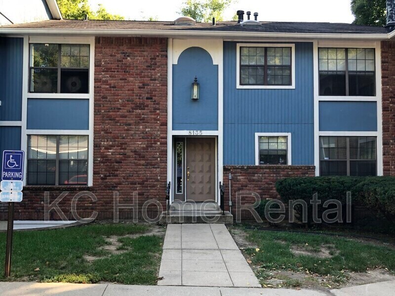 Foto principal - 8135 Holmes Rd
