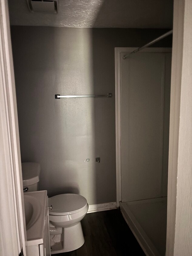 Building Photo - 434 Burton Ave