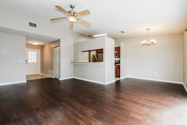 Building Photo - 4059 Forecast Dr