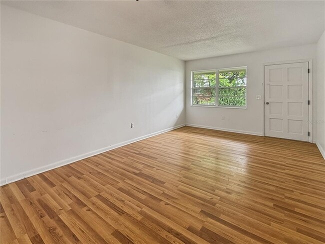 Foto del edificio - 1410 N Tropical Ave