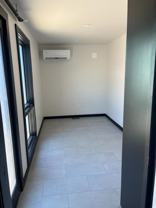 Building Photo - 326 E Arkansas St